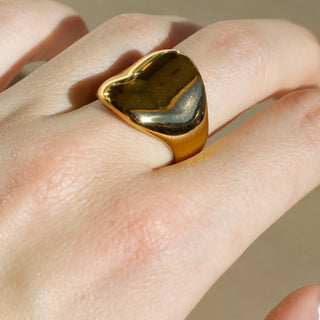 Concave 18K Gold Ring